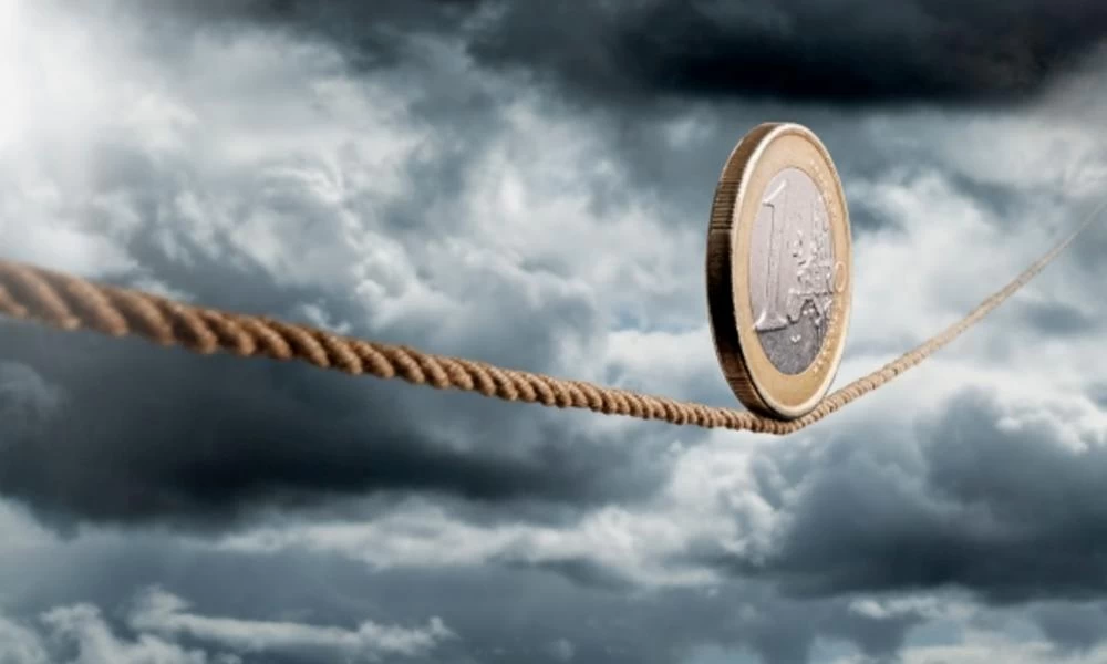 Ο κορονοϊός "τσακίζει" την οικονομία: Νέα μέτρα θα ανακοινώσει ο Μητσοτάκης